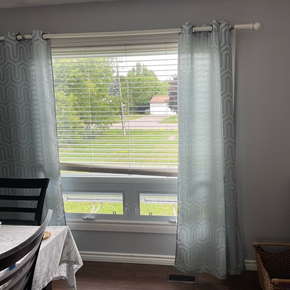 Curtains! - Picture 3 of 3